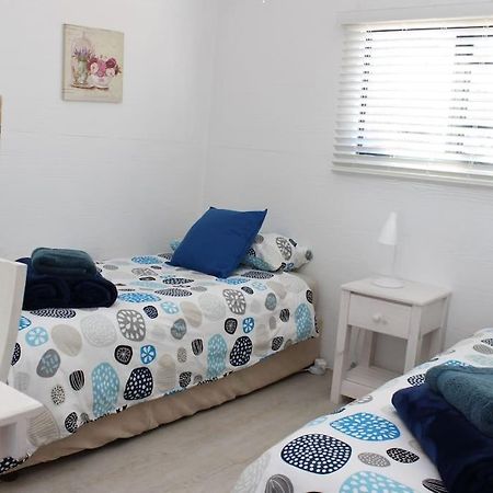 וויטסנד Baby Whale Bliss - Beachfront House מראה חיצוני תמונה