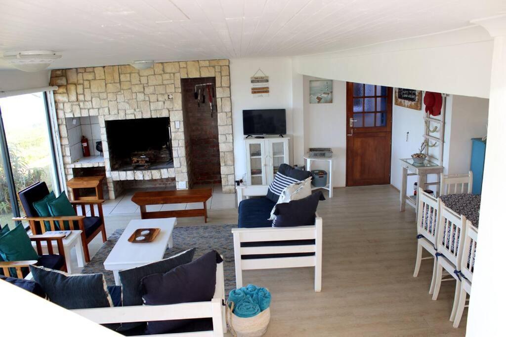 וויטסנד Baby Whale Bliss - Beachfront House מראה חיצוני תמונה