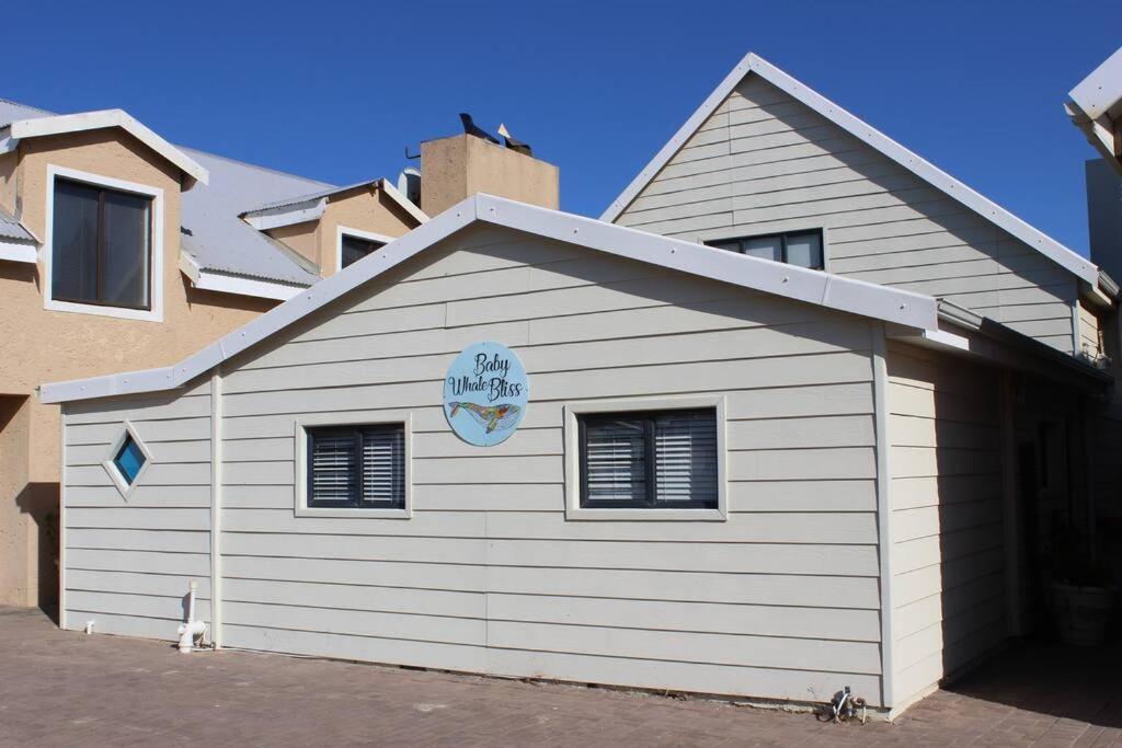 וויטסנד Baby Whale Bliss - Beachfront House מראה חיצוני תמונה